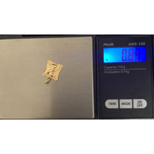 Load image into Gallery viewer, 18K Gold Pendant Angel 0.88 grams  with Defects Scratches in the Back - Rafant
