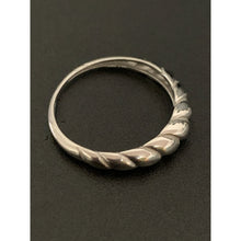 Load image into Gallery viewer, 18K White Gold Ring Size 5.5 - Rafant
