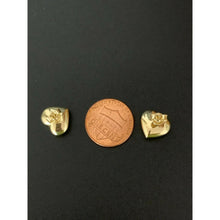 Load image into Gallery viewer, 18K Gold Earrings Saudi Gold Stud Heart Earrings 2.72 grams - Rafant
