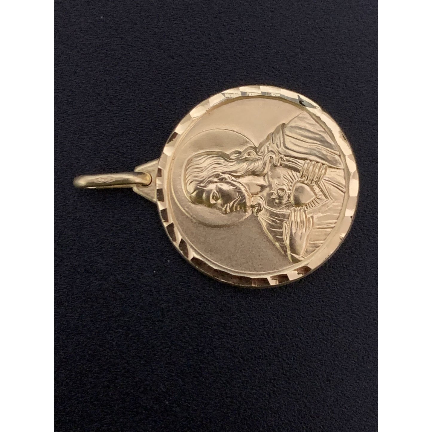 18K Gold Pendant Jesus Christ Mother Mary Child Pendant Round 6.07 grams - Rafant