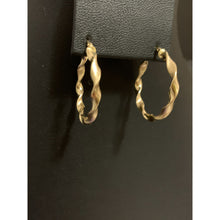 Load image into Gallery viewer, 18K Gold Earrings Hoops Loops Twist 1.82 grams - Rafant
