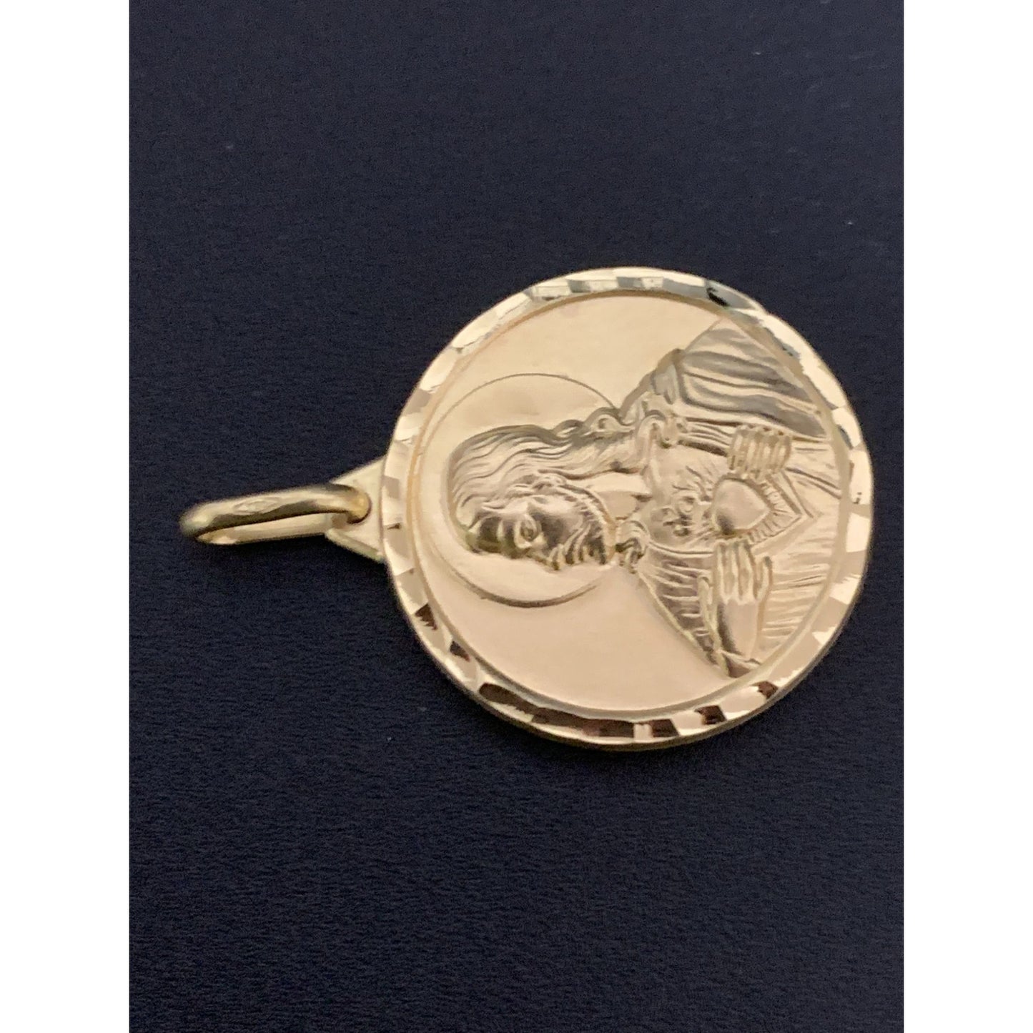 18K Gold Pendant Jesus Christ Mother Mary Child Pendant Round 6.07 grams - Rafant