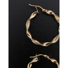 Load image into Gallery viewer, 18K Gold Earrings Hoops Loops Twist 1.82 grams - Rafant
