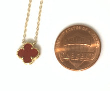 Load image into Gallery viewer, 18K Saudi Gold 17.75&quot; Necklace with Clover Red Carnelian Pendant 1.31 grams - Rafant
