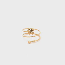 Load and play video in Gallery viewer, 18K Yellow Gold Ring Spiral Flower 1.22 grams Size 8.5
