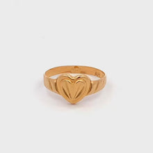 Load and play video in Gallery viewer, 18K Yellow Gold Ring Heart Women Size 7
