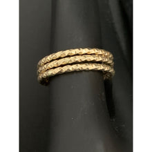 Load image into Gallery viewer, 18K Gold Ring Three Days 1.01 grams Size 6.25 - Rafant
