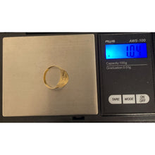 Load image into Gallery viewer, 18K Gold Ring 1.04 grams Size 7 - Rafant
