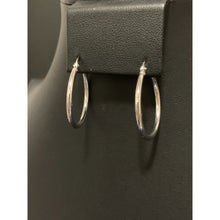 Load image into Gallery viewer, 18K Gold Earrings Hoops Loops White Gold 1.38 grams - Rafant
