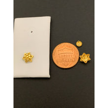Load image into Gallery viewer, 18K Gold Stud Earrings Screw Type Star 0.41 grams - Rafant
