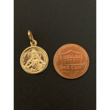 Load image into Gallery viewer, 18K Gold Pendant Round Circle Jesus Christ 1.22 grams - Rafant
